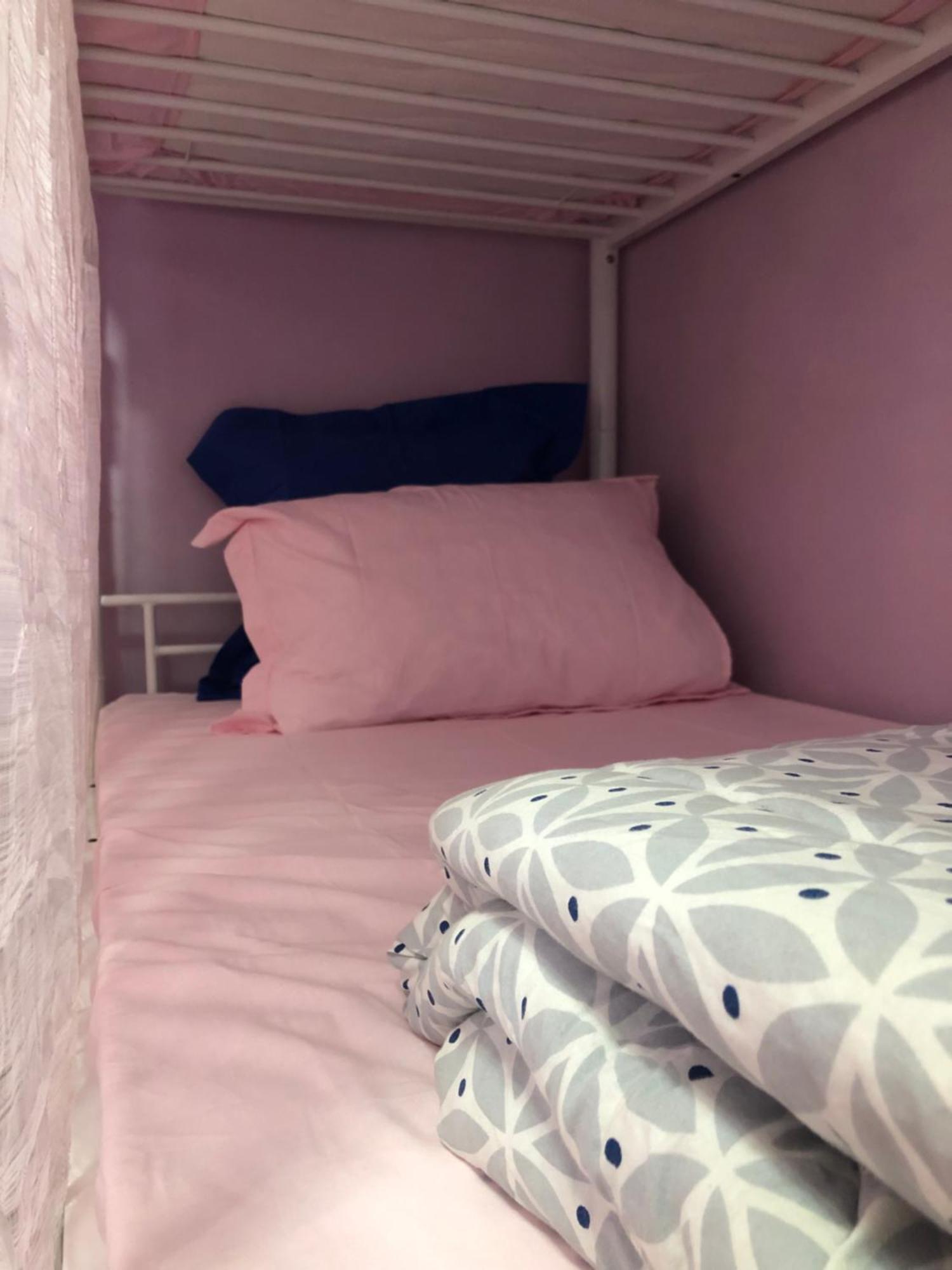 Female-Dortoir Femme -Dorm Shared Room Paris Бобиньи Экстерьер фото