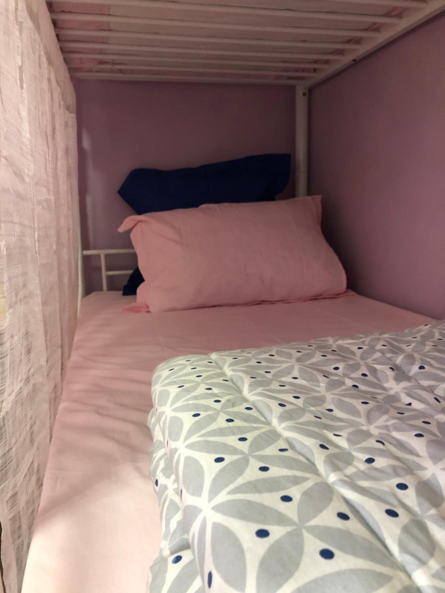 Female-Dortoir Femme -Dorm Shared Room Paris Бобиньи Экстерьер фото