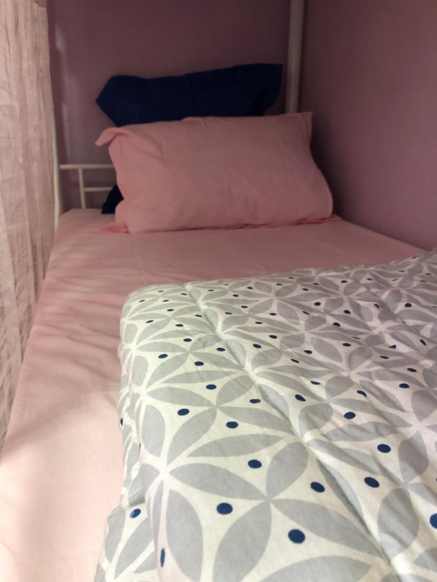 Female-Dortoir Femme -Dorm Shared Room Paris Бобиньи Экстерьер фото