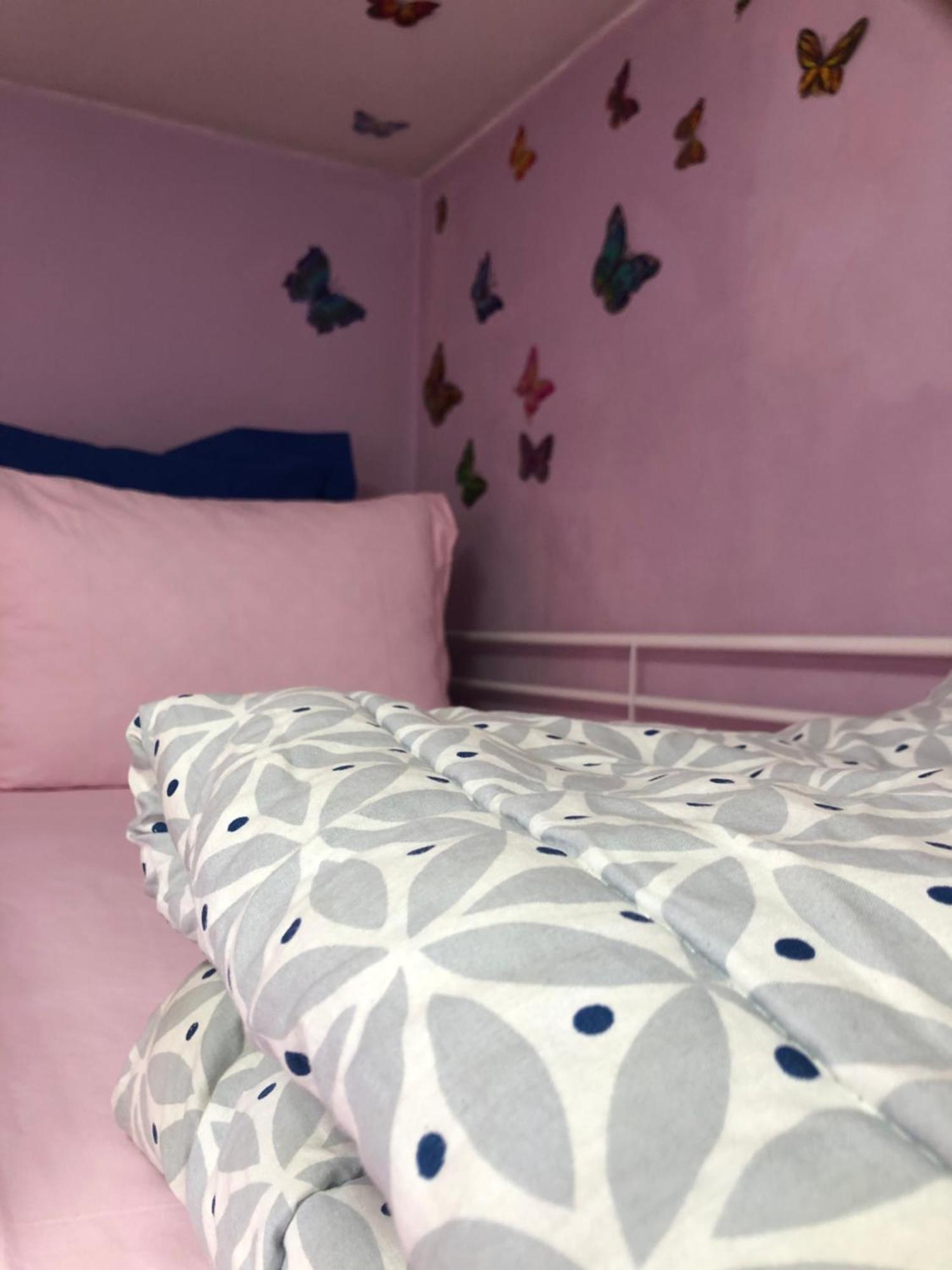 Female-Dortoir Femme -Dorm Shared Room Paris Бобиньи Экстерьер фото