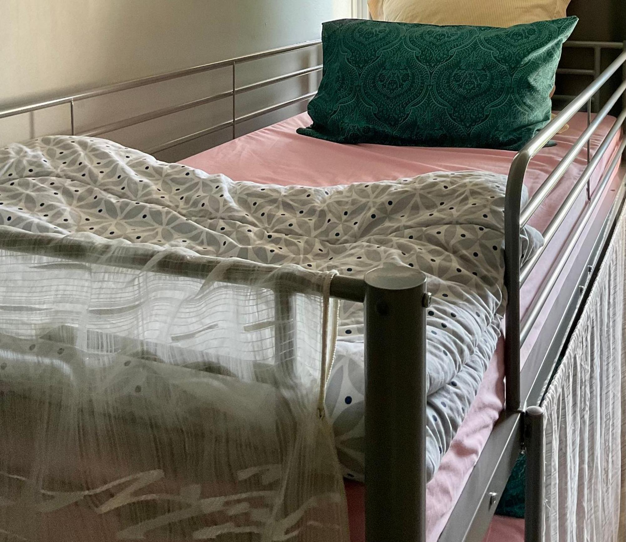 Female-Dortoir Femme -Dorm Shared Room Paris Бобиньи Экстерьер фото